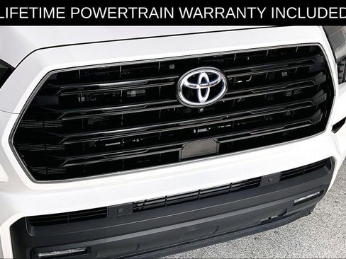 Used 2023 Toyota Sequoia SR5 w/ SR5 Premium Package AWD/4WD image 39