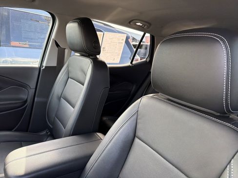 Certified 2022 GMC Terrain SLT image 9