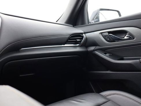 Used 2023 Chevrolet Traverse LT image 44