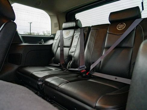 Used 2014 Cadillac Escalade Platinum image 19