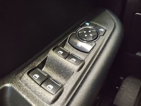 Used 2020 Ford Edge SE FWD image 27