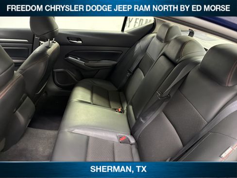 Used 2024 Nissan Altima 2.5 SR FWD image 8