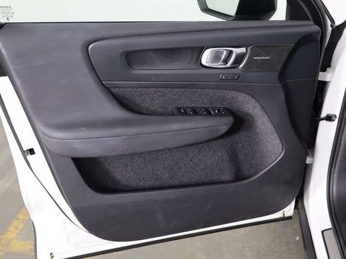 Used 2023 Volvo C40 P8 Recharge Ultimate AWD/4WD image 18