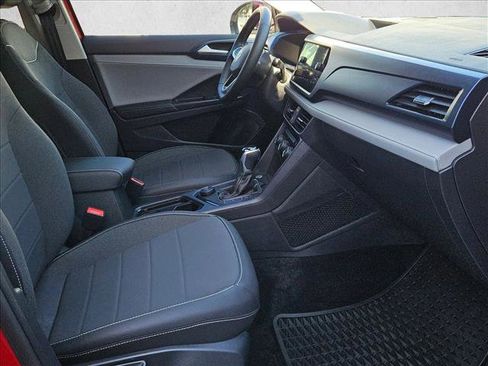 Used 2024 Volkswagen Taos SE image 20