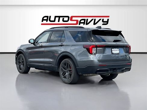 Used 2025 Ford Explorer ST-Line w/ ST-Line Street Pack image 5