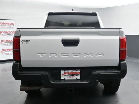 Used 2024 Toyota Tacoma SR image 8