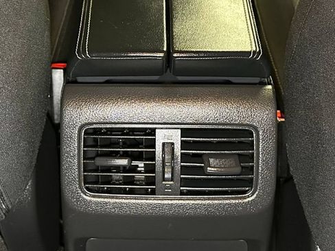 Used 2024 Nissan Rogue SV FWD image 34