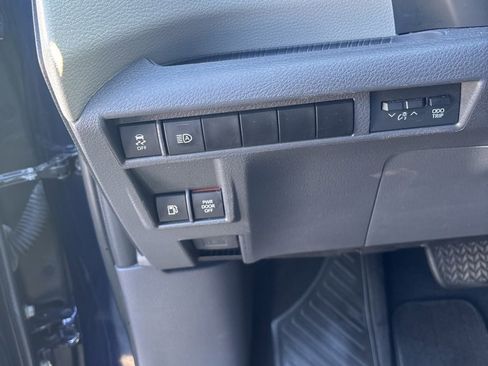 Used 2022 Toyota Sienna XLE image 16