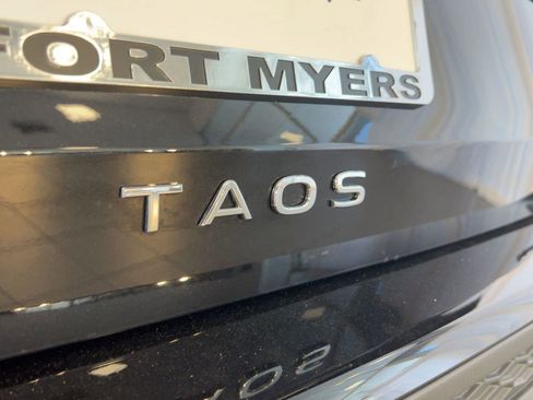 New 2026 Volkswagen Taos SE image 34