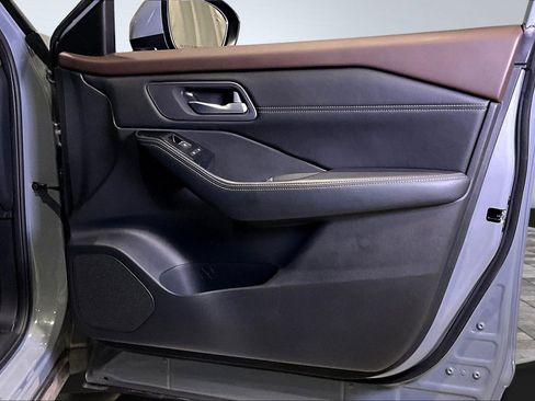 Used 2023 Nissan Rogue SL image 27