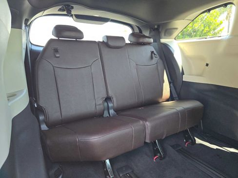 Certified 2024 Toyota Sienna Platinum FWD image 13
