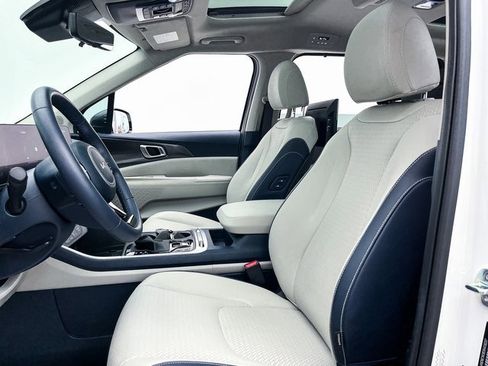 Used 2025 Kia Carnival SX Prestige image 23