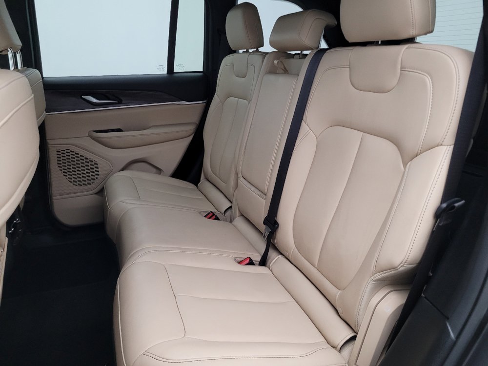Used 2023 Jeep Grand Cherokee Limited RWD image 18