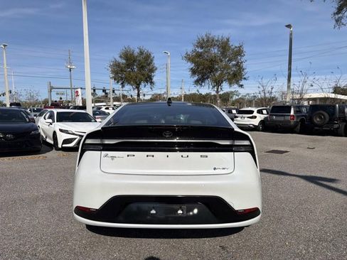Used 2025 Toyota Prius Plug-In Hybrid image 3