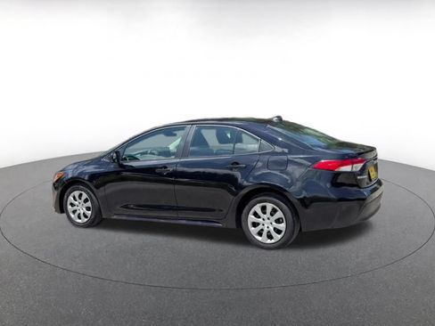 Used 2025 Toyota Corolla LE FWD image 10