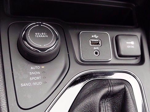 Certified 2019 Jeep Cherokee Limited image 25