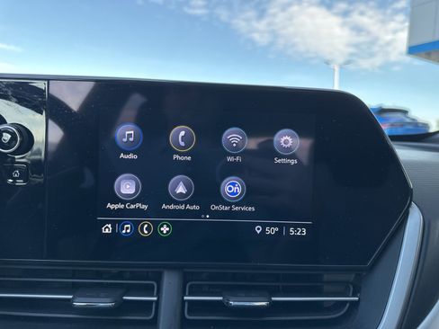 Used 2025 Chevrolet Trax RS w/ Sunroof Package FWD image 20