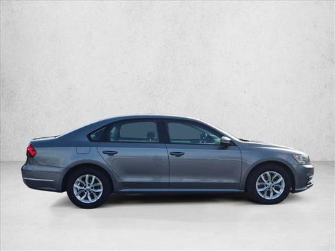 Used 2018 Volkswagen Passat 2.0T S FWD image 4