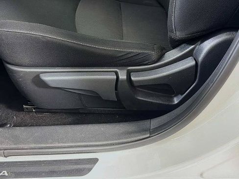 Certified 2022 Nissan Sentra SV FWD image 17