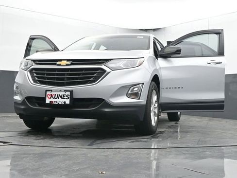 Used 2018 Chevrolet Equinox LS FWD image 65