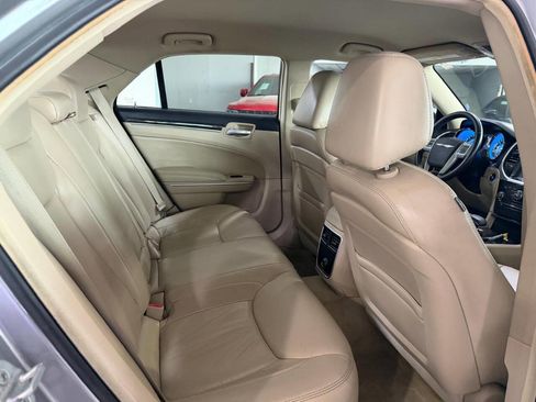 Used 2013 Chrysler 300 AWD w/ Driver Convenience Group image 25