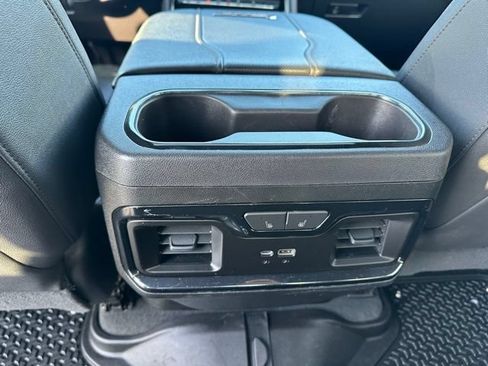 Used 2024 GMC Sierra 2500 AT4 w/ AT4 Premium Plus Package AWD/4WD image 16