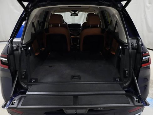 Used 2024 BMW X7 xDrive40i w/ Parking Assistance Package AWD/4WD image 28