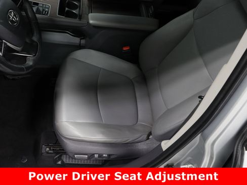 Certified 2021 Toyota Sienna XLE image 15