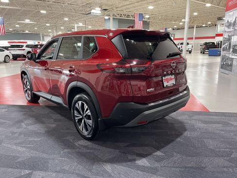 Used 2023 Nissan Rogue SV AWD/4WD image 6
