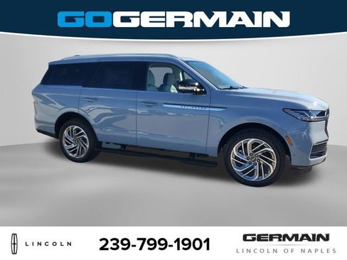 New 2025 Lincoln Navigator Reserve image 6