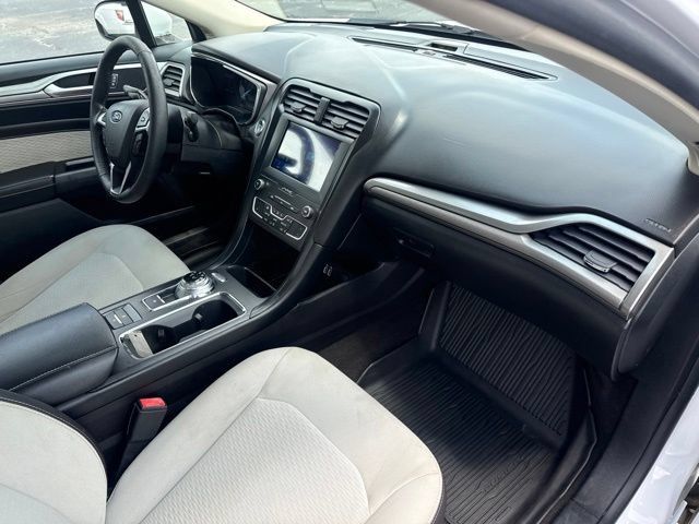 Used 2020 Ford Fusion SE w/ Equipment Group 151A FWD image 24