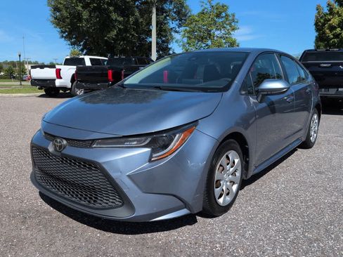 Used 2020 Toyota Corolla LE FWD image 2