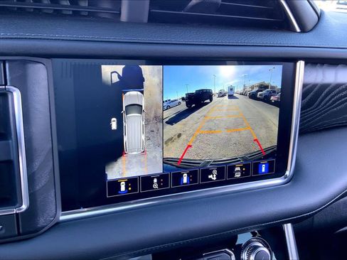 Used 2022 GMC Yukon XL Denali w/ Denali Premium Package image 22