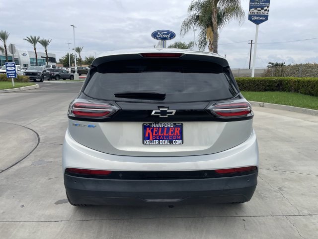 Used 2023 Chevrolet Bolt LT w/ Infotainment Package FWD image 7