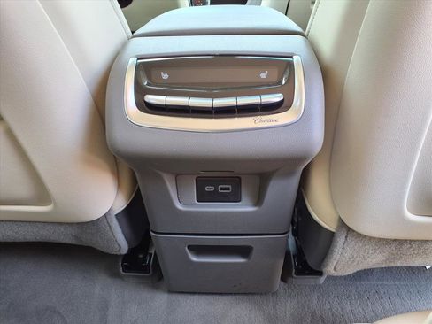 Certified 2024 Cadillac XT6 Premium Luxury w/ Technology Package FWD image 15