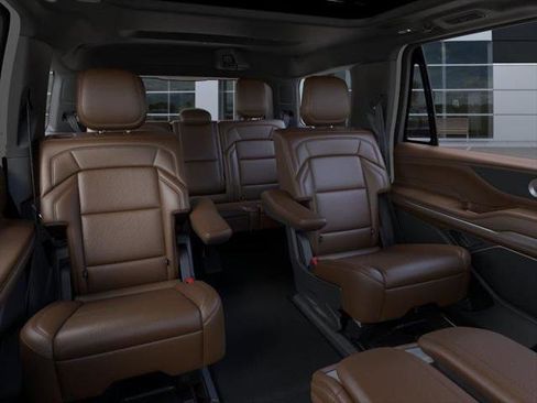 New 2026 Lincoln Navigator Reserve AWD/4WD image 11