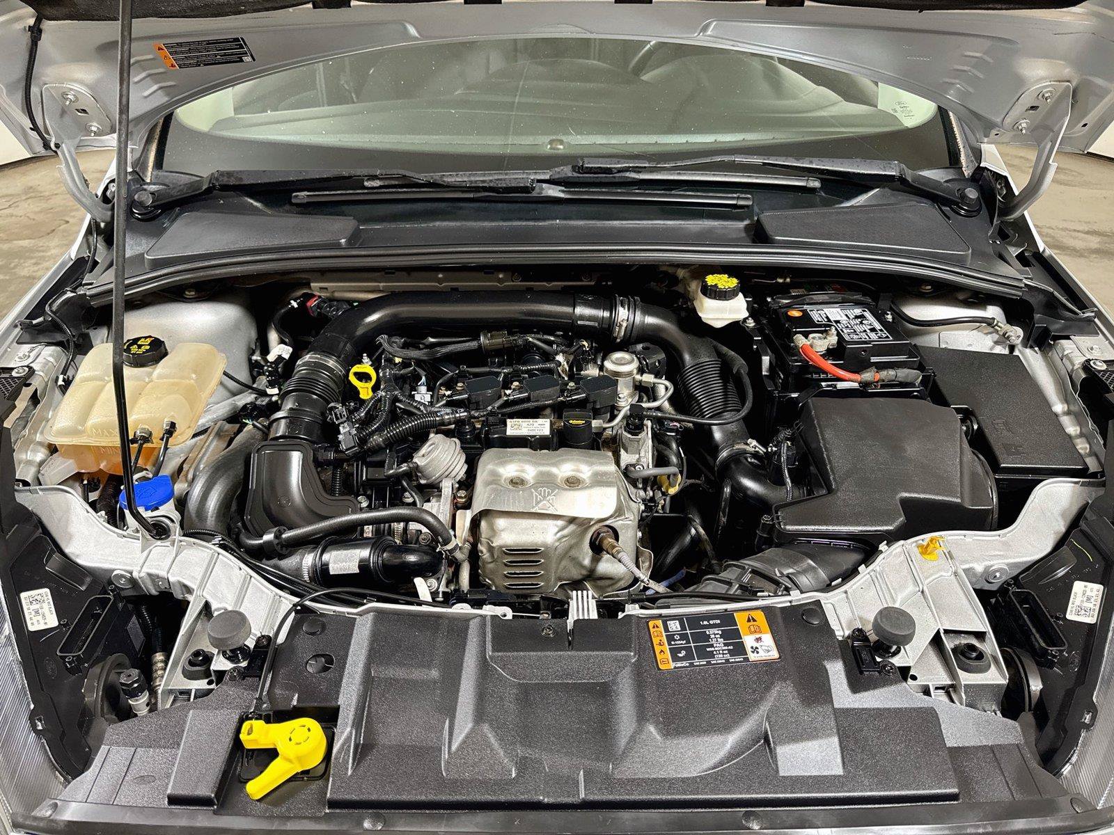 Used 2018 Ford Focus SE w/ SE Appearance Package FWD image 26