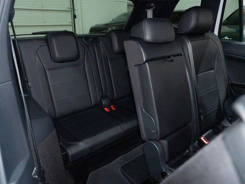 Used 2020 Volkswagen Tiguan SE R-Line w/ 3rd Row Seat Package image 30