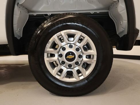 Certified 2025 Chevrolet Silverado 2500 LT w/ Convenience Package image 33