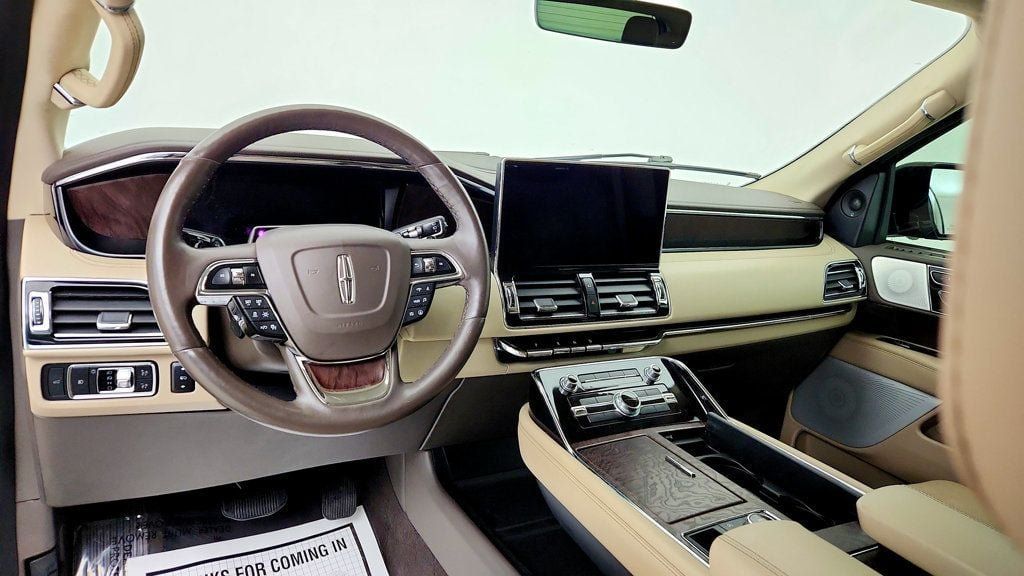 Used 2022 Lincoln Navigator Reserve RWD image 12