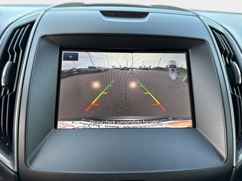 Used 2020 Ford Edge SE FWD image 25
