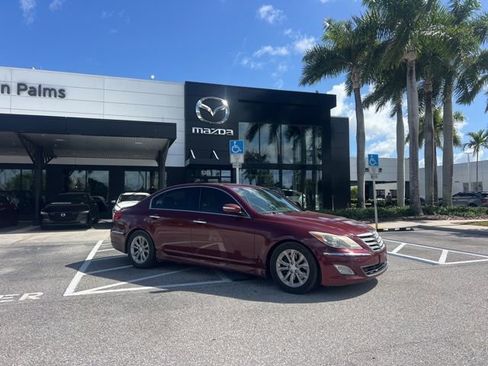 Used 2013 Hyundai Genesis 3.8 RWD image 3
