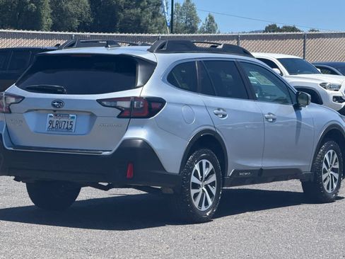 Used 2020 Subaru Outback Premium AWD/4WD image 3