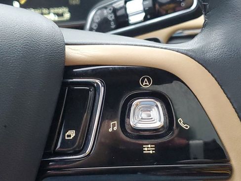 Used 2022 Lincoln Corsair Reserve image 13