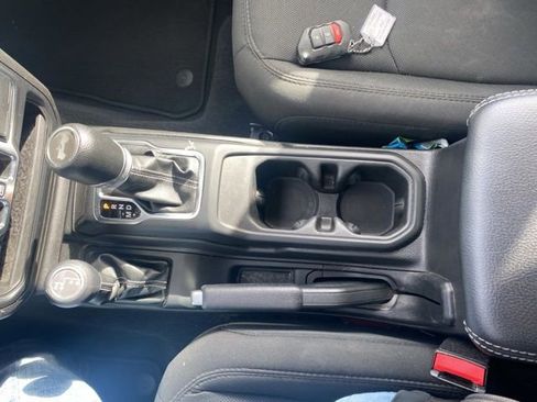 Used 2023 Jeep Wrangler Sahara image 24