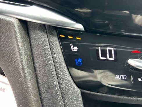 Used 2022 Cadillac XT6 Premium Luxury w/ Platinum Package AWD/4WD image 31