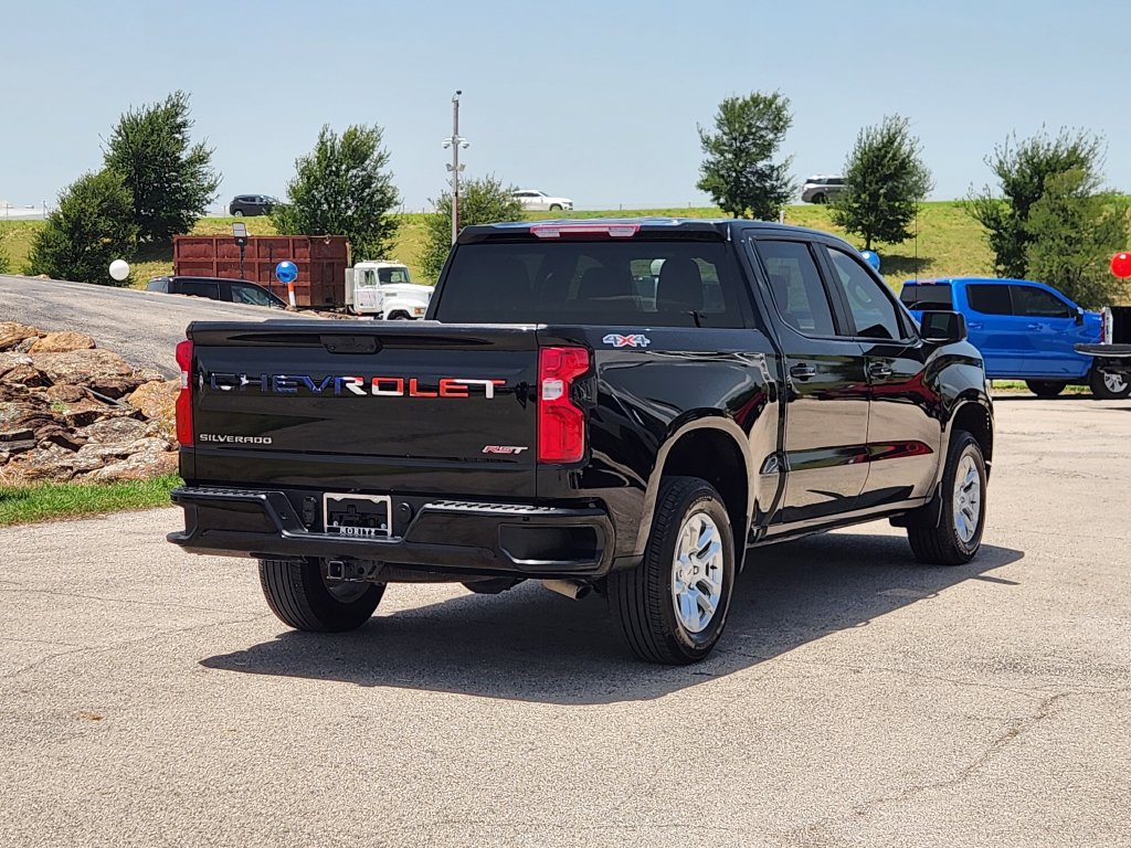 Used 2024 Chevrolet Silverado 1500 RST AWD/4WD image 7
