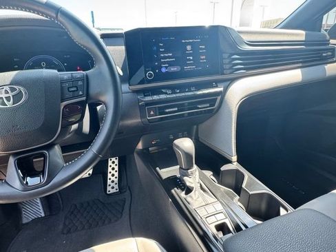 Used 2025 Toyota Camry SE w/ Convenience Package FWD image 32
