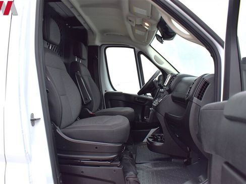 Used 2025 RAM ProMaster 2500 w/ U-Haul Equipment Group FWD image 27