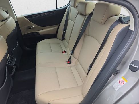 Used 2019 Lexus ES 350 w/ Premium Package image 13